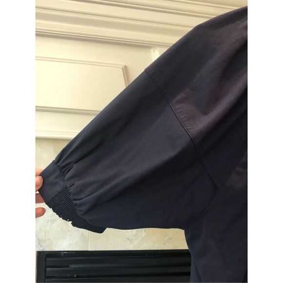 Chico’s Women’s Navy Blue Short Sleeve V Neck Blouse Size 1 Medium(8) - Picture 3 of 9